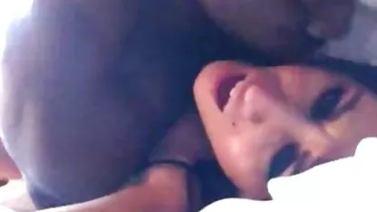 Cewek cantik remaja bokep ngintip ruang ganti putri, dan memiliki pendamping