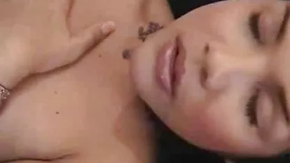 Hitam, putih bokeb ngintip