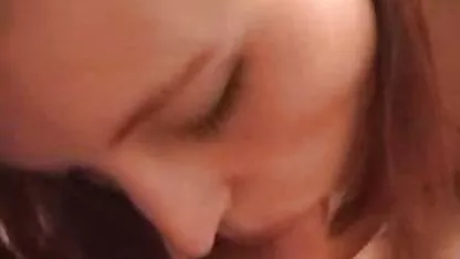 Gadis muda yang bercinta di atas bokep video ngintip meja pijat