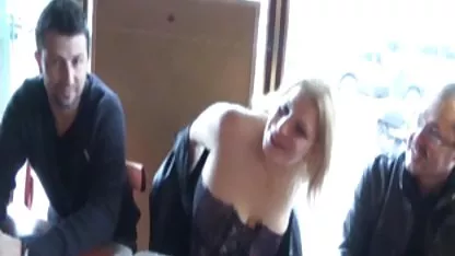 Amatir video bokep ngintip tante mandi memasturbasi